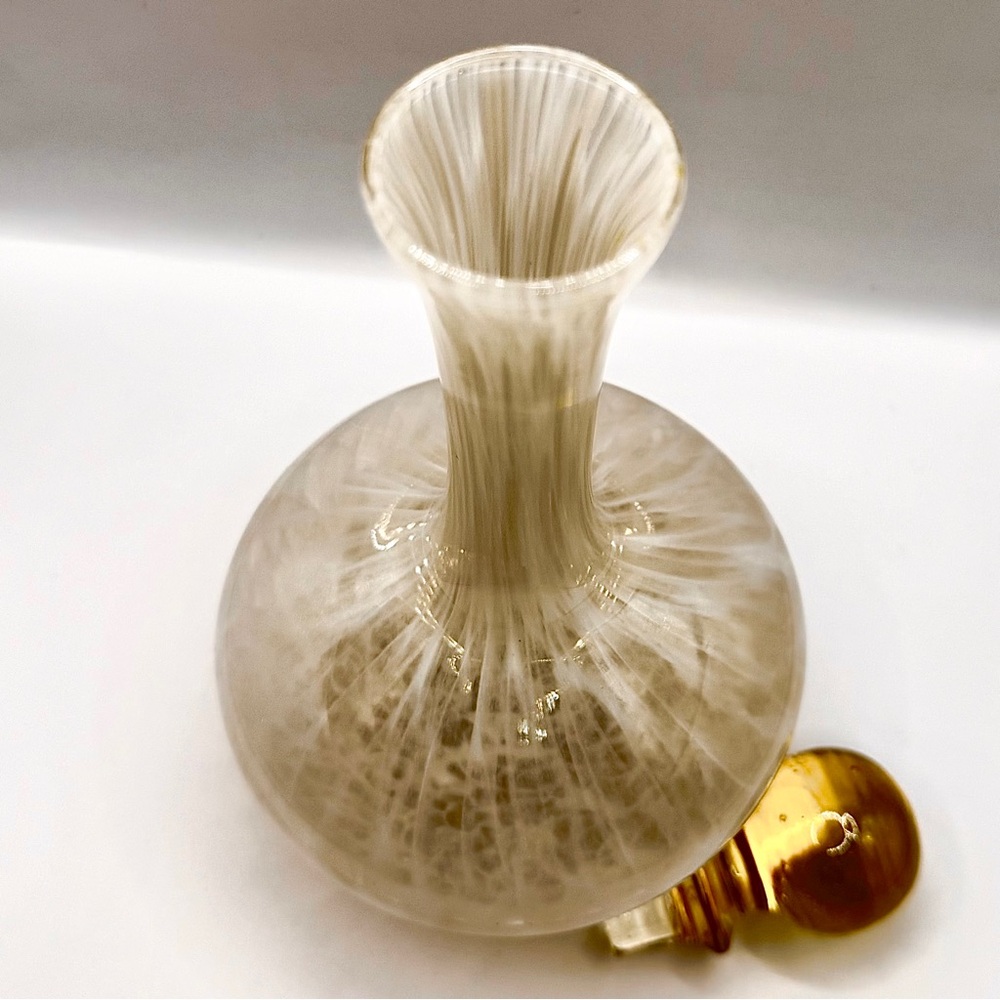 VTG Murano Filigrana Art Glass Decanter 9.5" White Latticino Swirl Amber Stopper - Picture 5 of 8